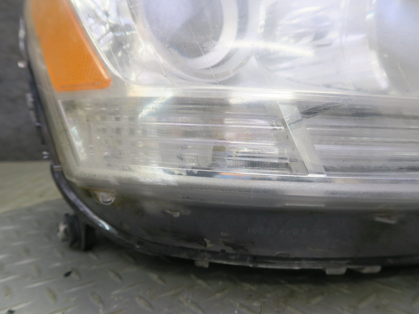 09-11 Mercedes W164 Ml-class Front Right Halogen Headlight Lamp OEM