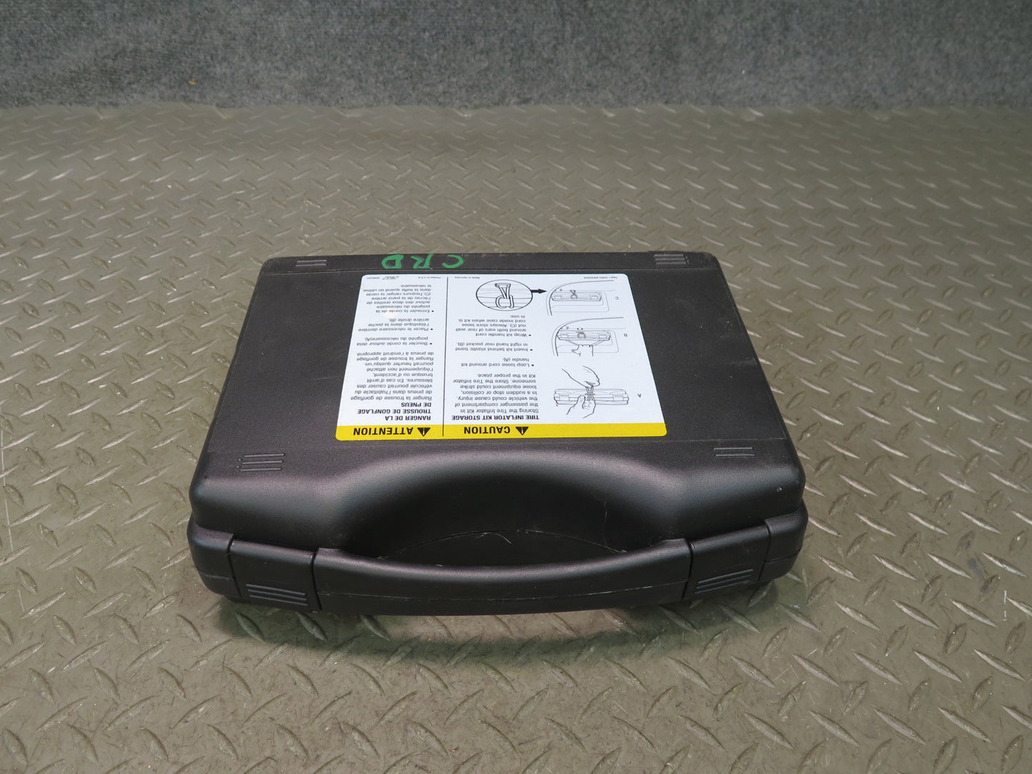 03-06 Chevrolet SSR  Tire Compressor Inflator KIT Set w Case OEM