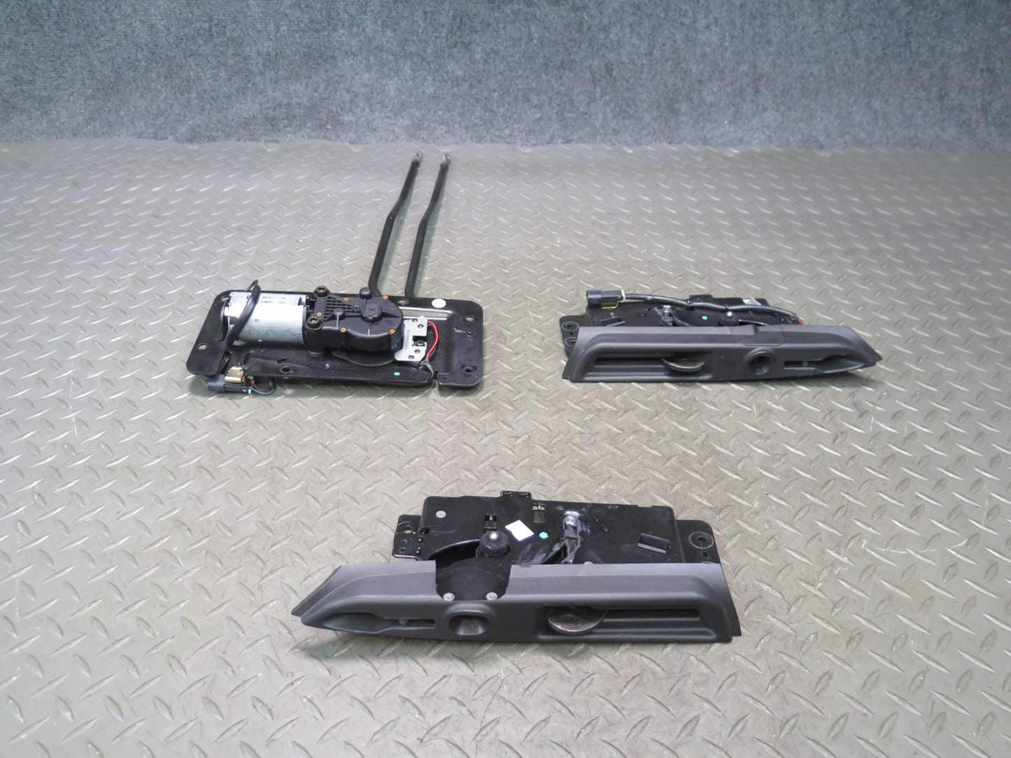 03-06 Chevrolet SSR Front Roof Left & Right Lock Latch w Motor Set OEM