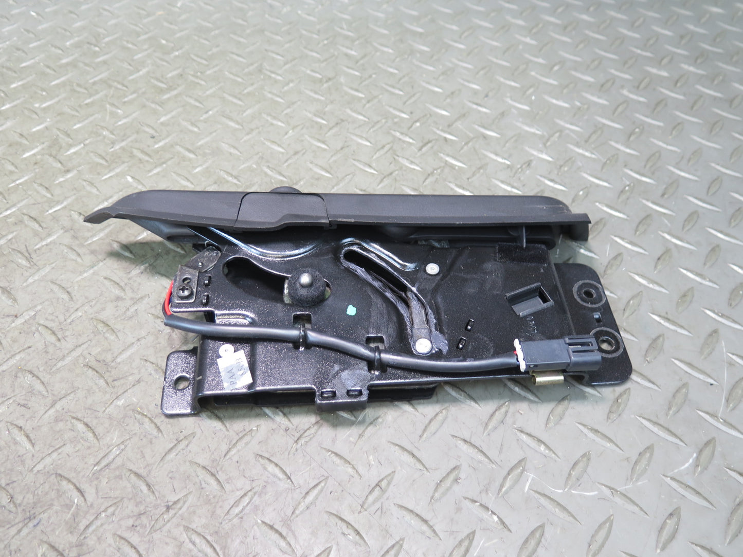 03-06 Chevrolet SSR Front Roof Left & Right Lock Latch w Motor Set OEM