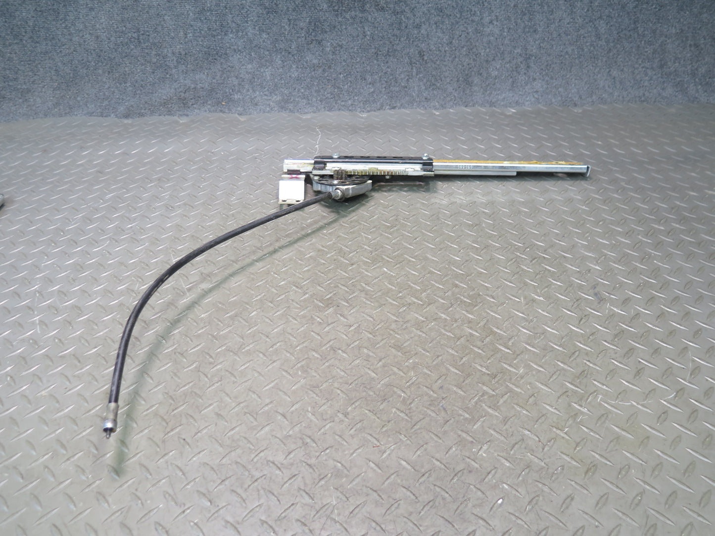 86-91 Mercedes W126 560SEL Sedan Rear Seat Adjust Rail Regulator Motor Set OEM