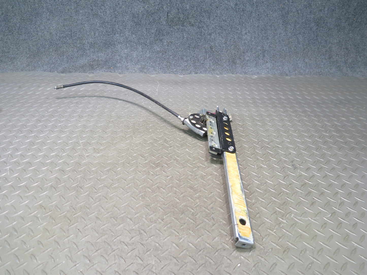 86-91 Mercedes W126 560SEL Sedan Rear Seat Adjust Rail Regulator Motor Set OEM