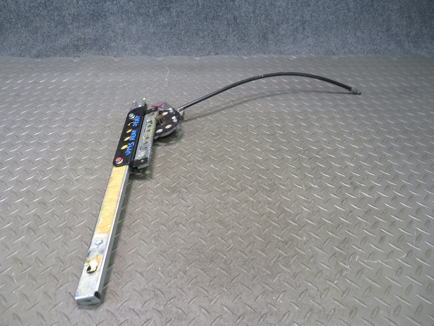 86-91 Mercedes W126 560SEL Sedan Rear Seat Adjust Rail Regulator Motor Set OEM