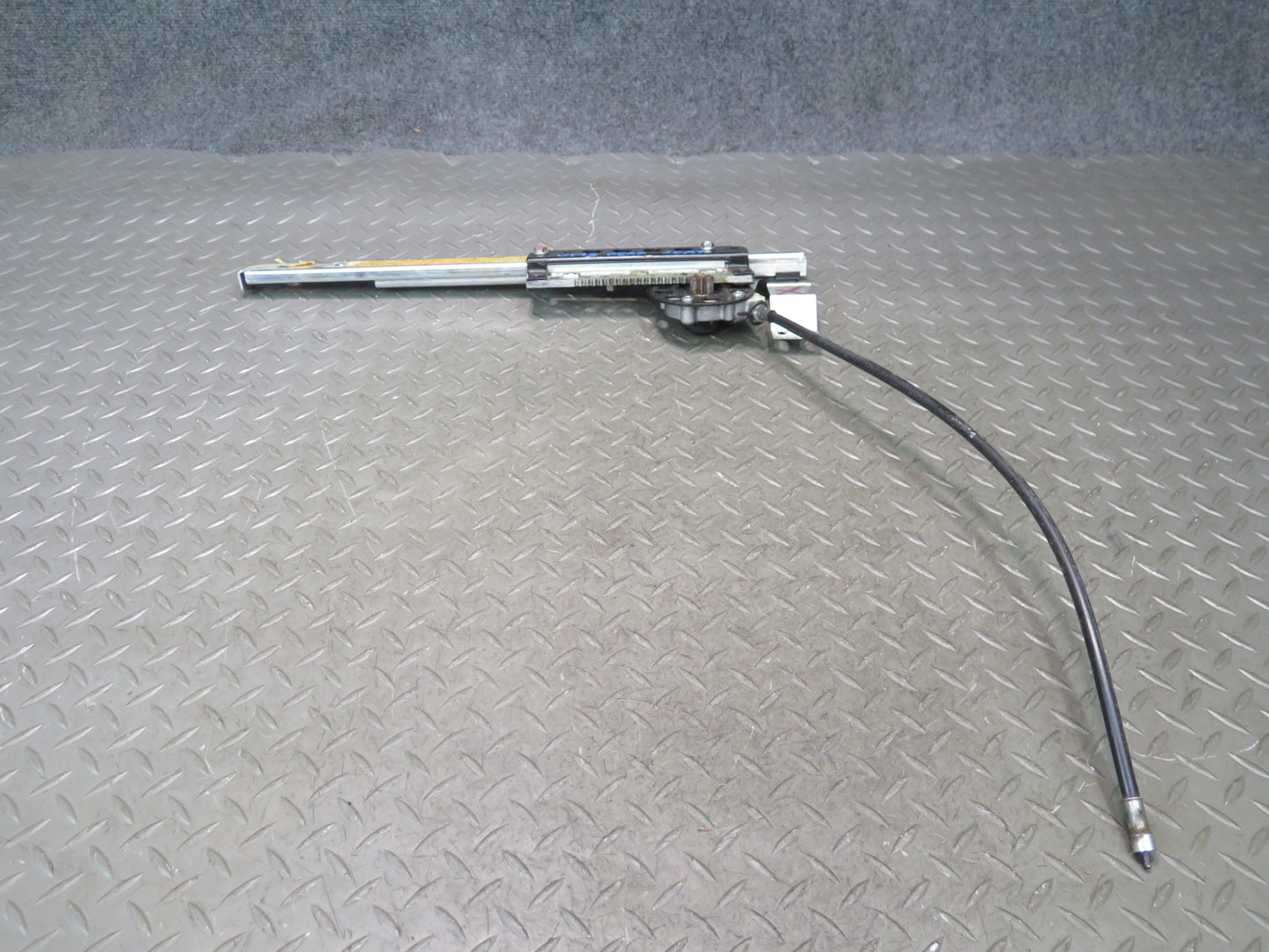 86-91 Mercedes W126 560SEL Sedan Rear Seat Adjust Rail Regulator Motor Set OEM