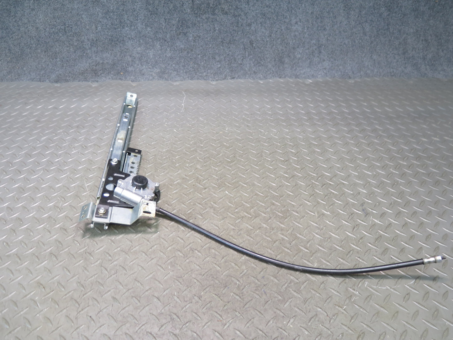 86-91 Mercedes W126 560SEL Sedan Rear Seat Adjust Rail Regulator Motor Set OEM