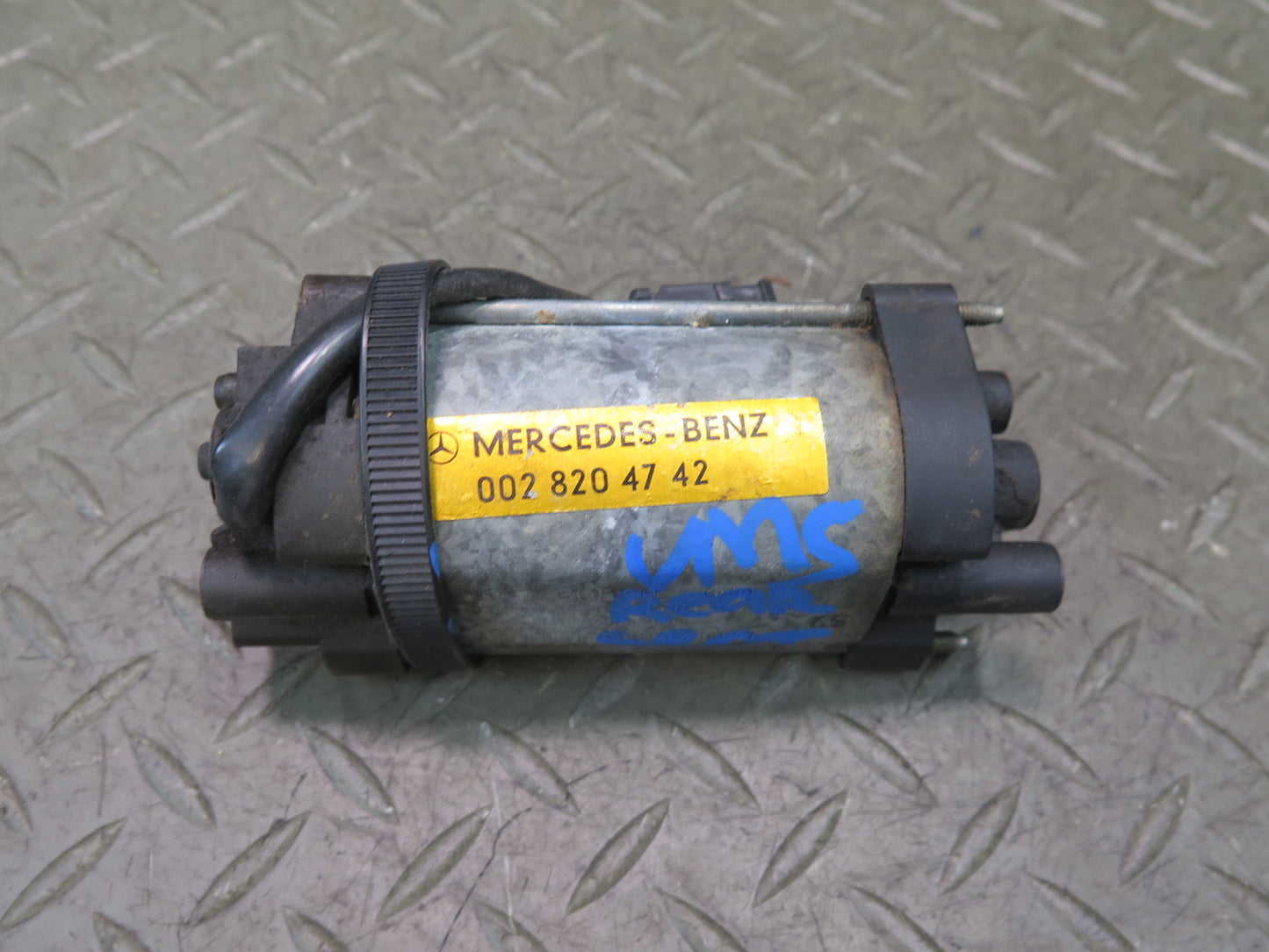 86-91 Mercedes W126 560SEL Sedan Rear Seat Adjust Rail Regulator Motor Set OEM