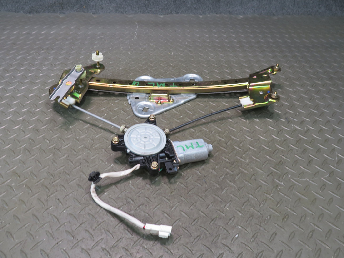 00-05 Toyota MR2 Spyder ZZW30L Left Door Window Regulator w Motor OEM