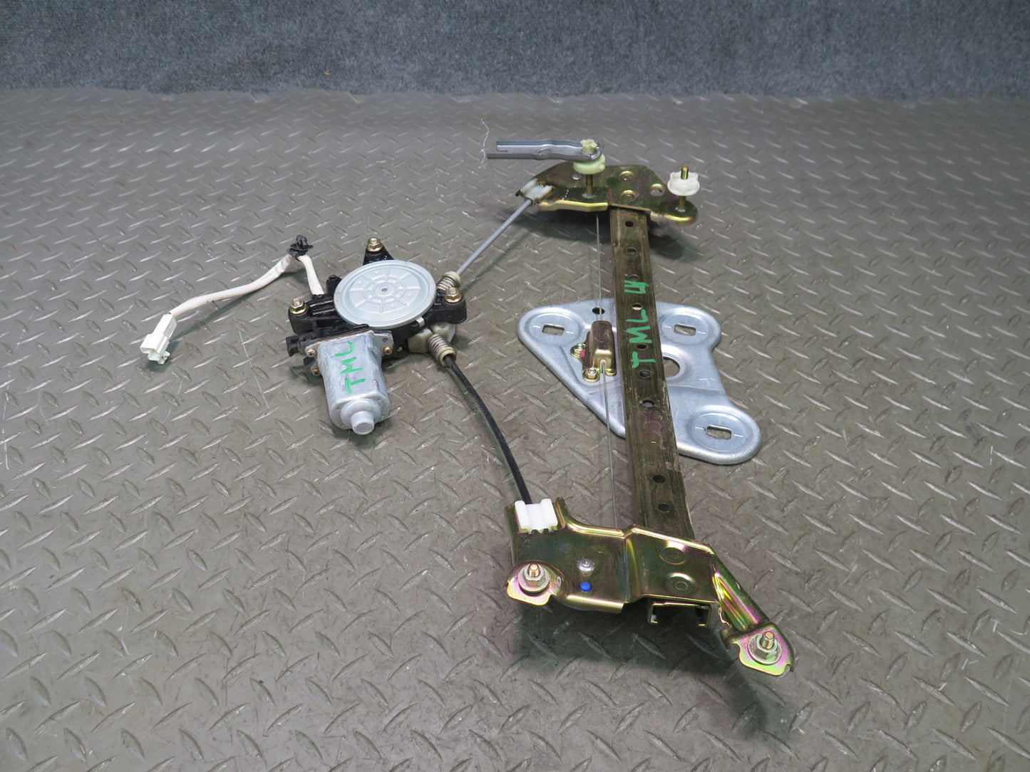 00-05 Toyota MR2 Spyder ZZW30L Left Door Window Regulator w Motor OEM