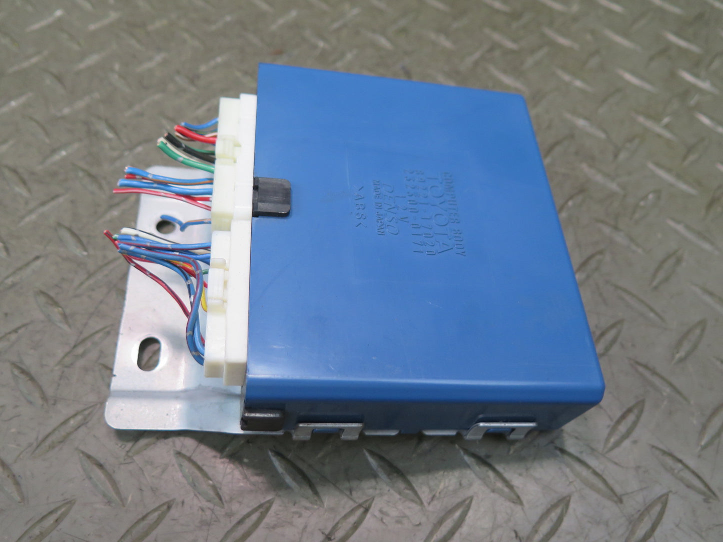 00-05 Toyota MR2 Spyder ZZW30L Multiplex Body Control Module 89221-17020 OEM