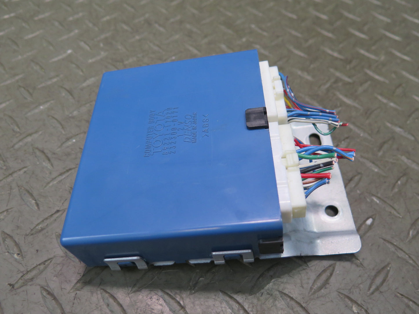 00-05 Toyota MR2 Spyder ZZW30L Multiplex Body Control Module 89221-17020 OEM