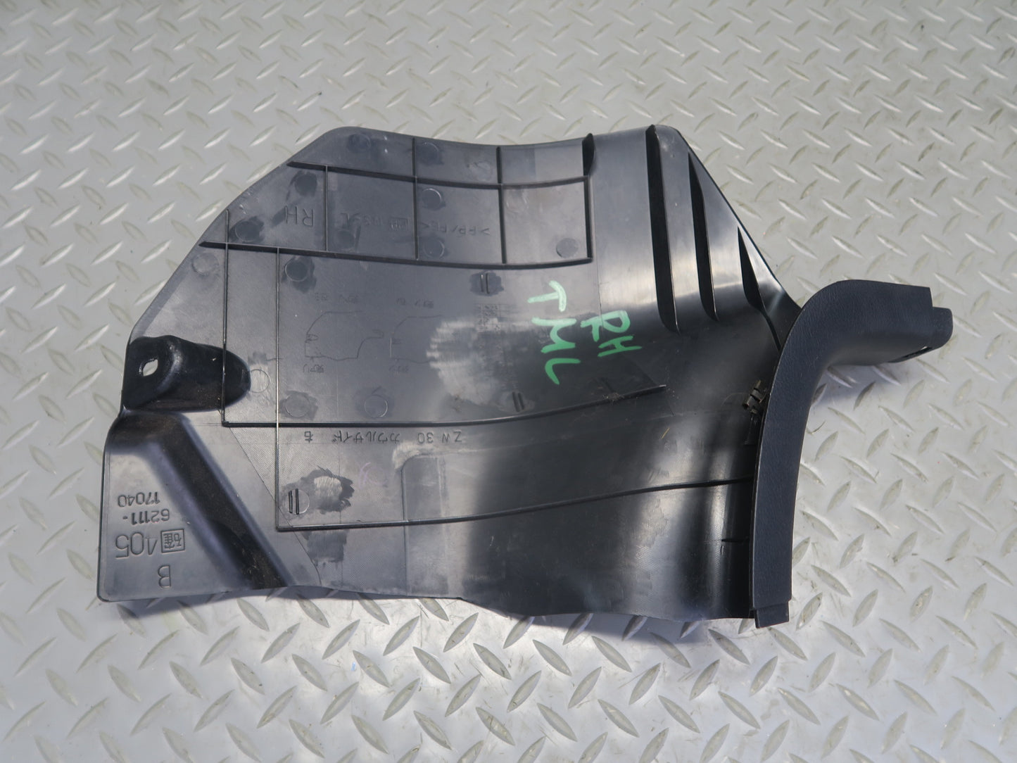 00-05 Toyota MR2 Spyder ZZW30L Set of 2 Front Kick Trim Cover Panel OEM