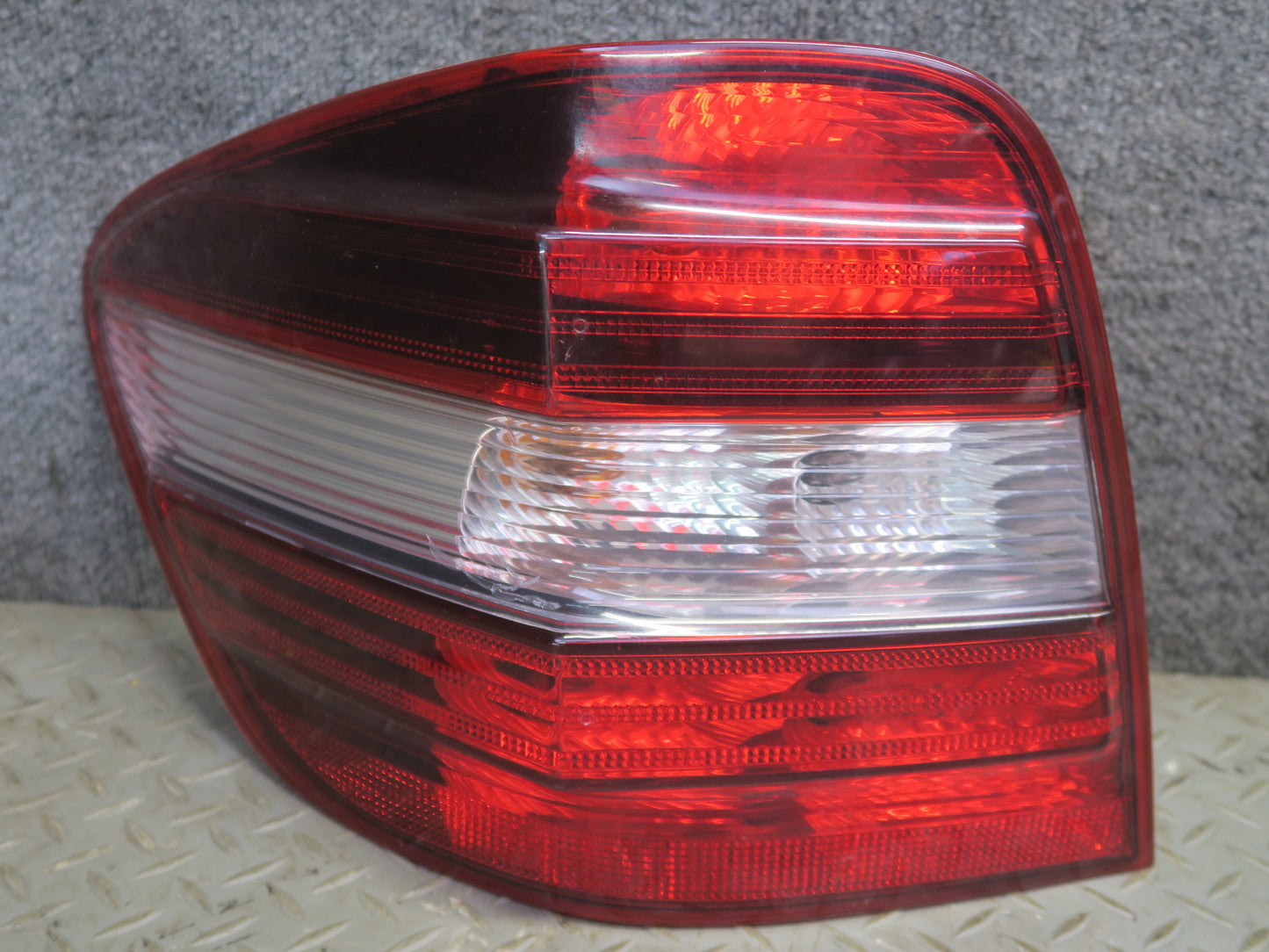 09-11 Mercedes W164 Ml-class Rear Right & Left Tail Light Lamp Set OEM