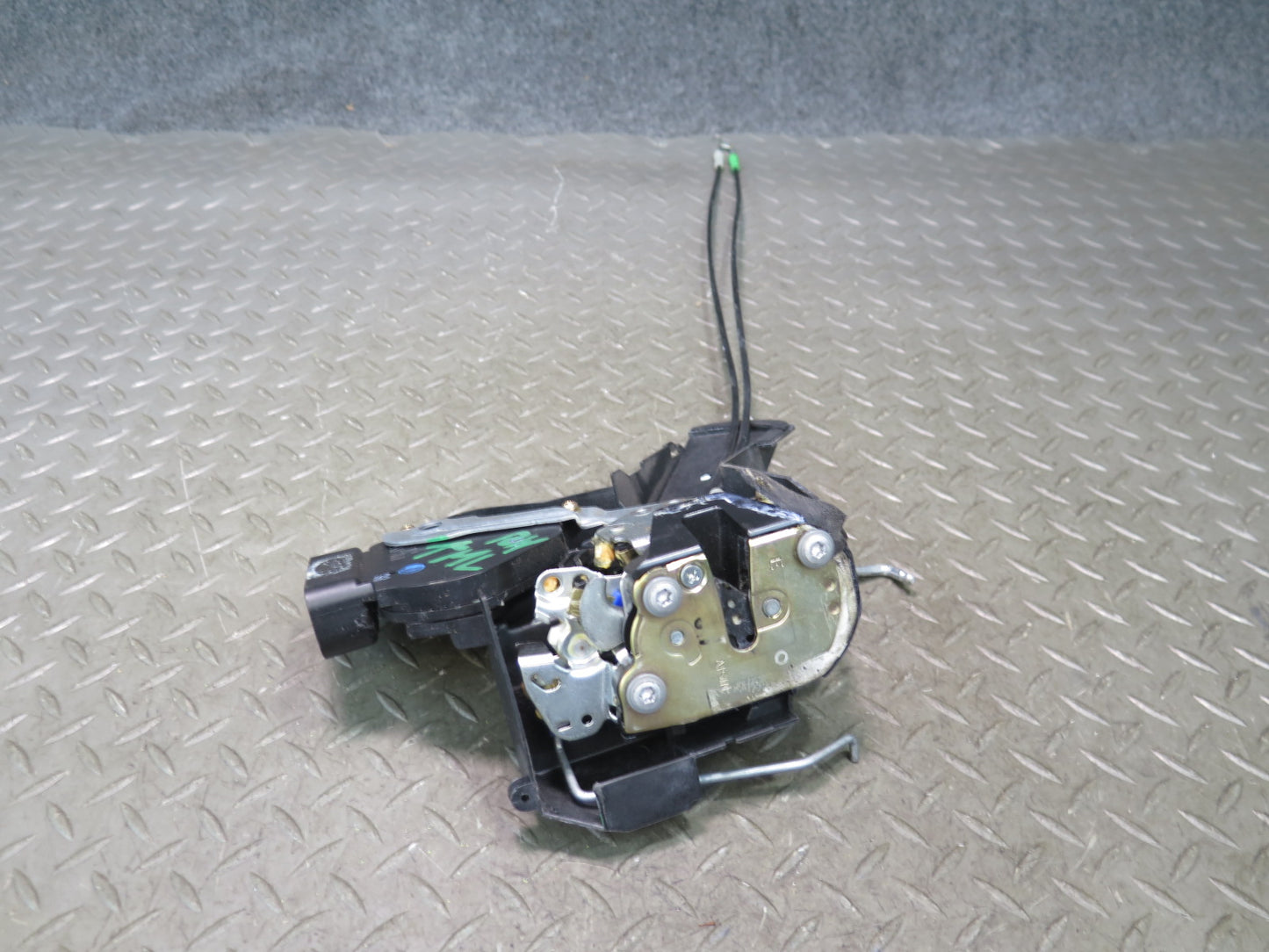 00-05 Toyota MR2 Spyder ZZW30L Right Door Lock Latch Actuator OEM