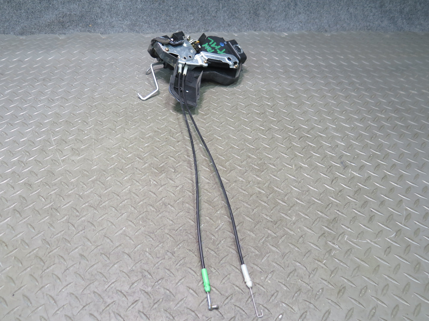 00-05 Toyota MR2 Spyder ZZW30L Right Door Lock Latch Actuator OEM