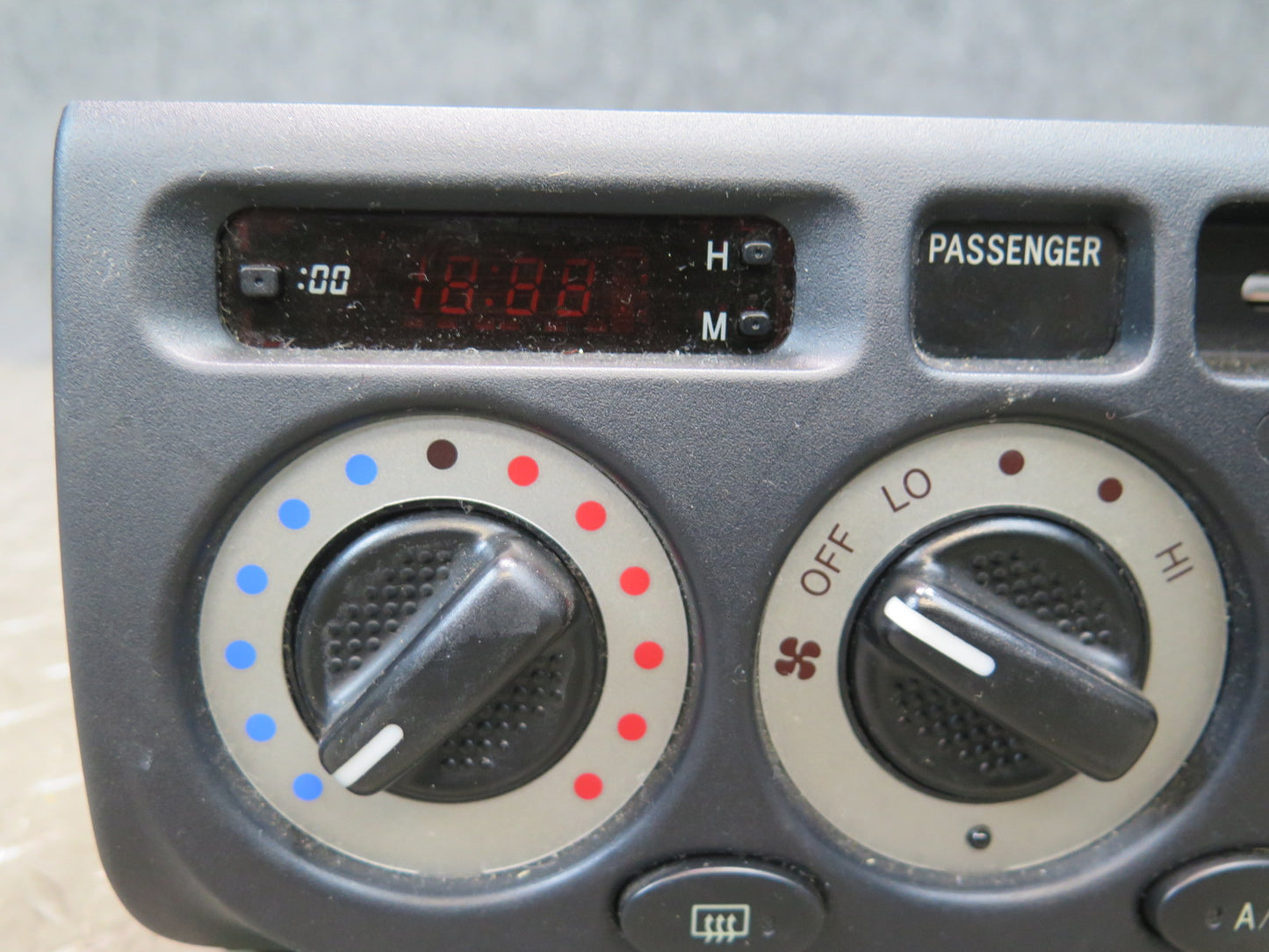 00-05 Toyota MR2 Spyder ZZW30L A/C Heater Climate Control Switch Panel OEM