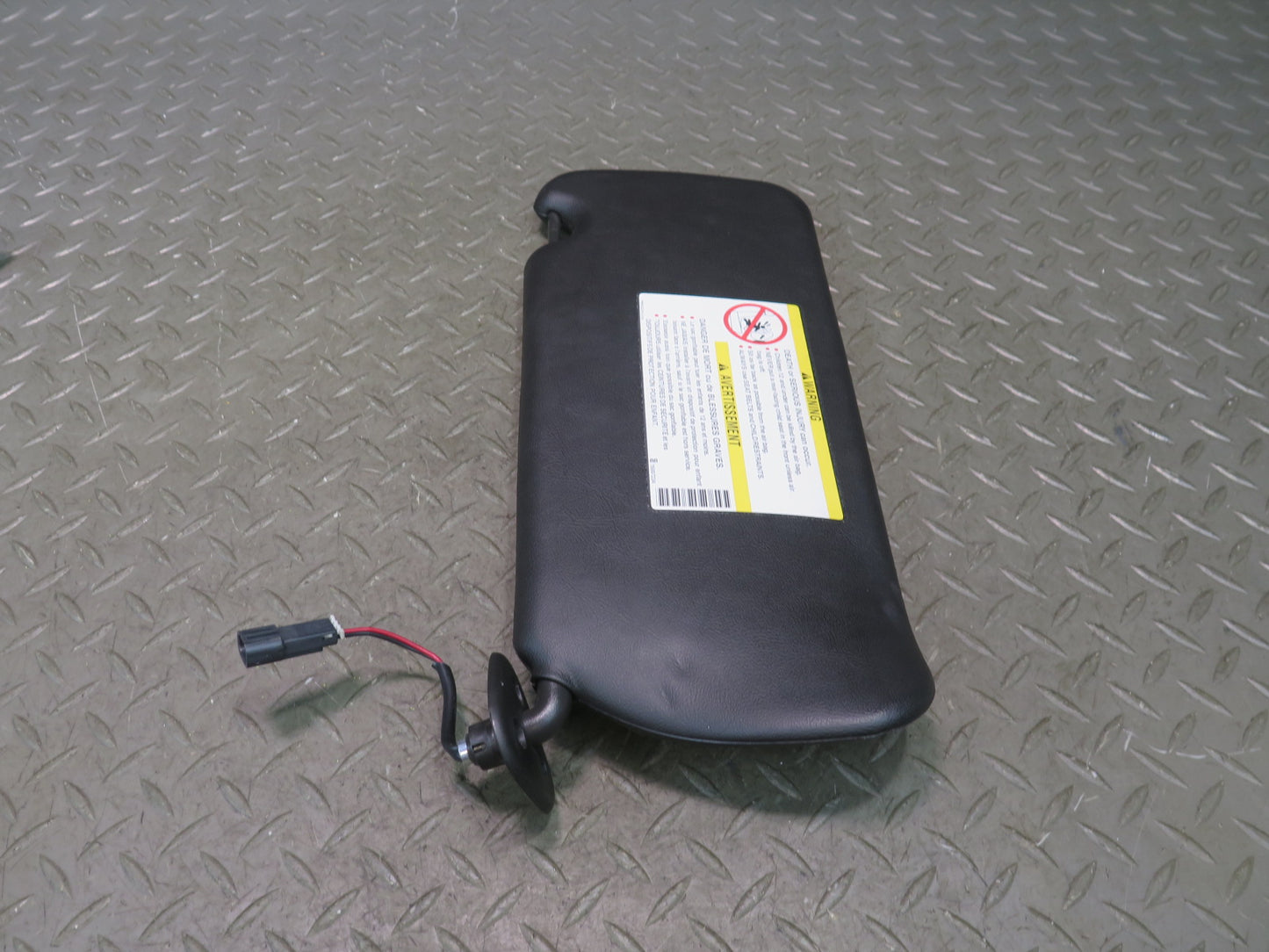 03-06 Chevrolet SSR Set of 2 Front Left & Right Sun Visor Black OEM