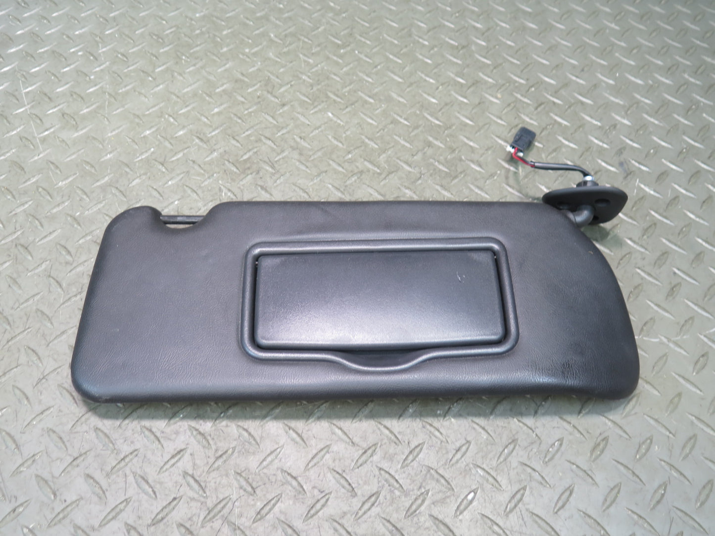 03-06 Chevrolet SSR Set of 2 Front Left & Right Sun Visor Black OEM