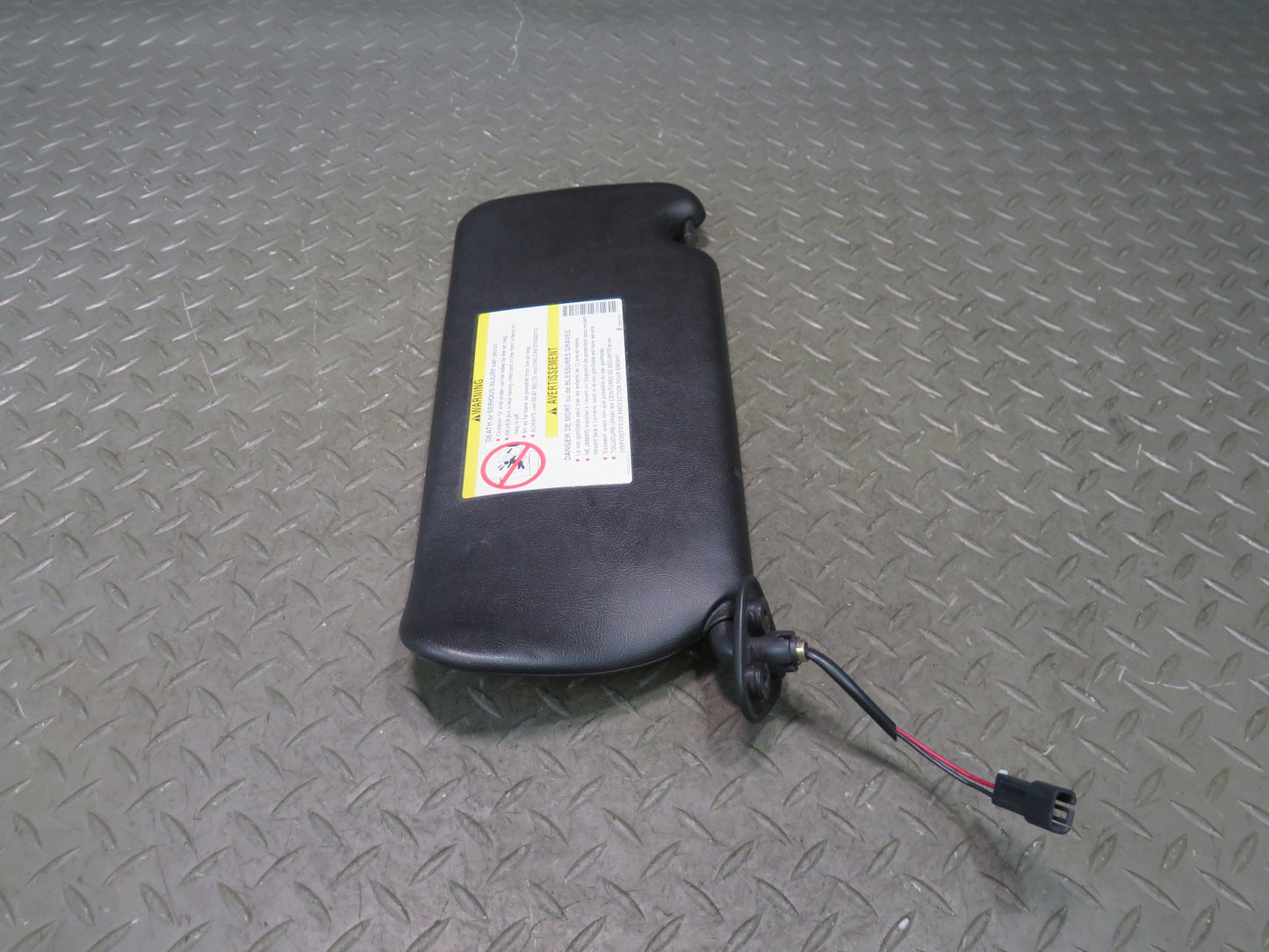 03-06 Chevrolet SSR Set of 2 Front Left & Right Sun Visor Black OEM