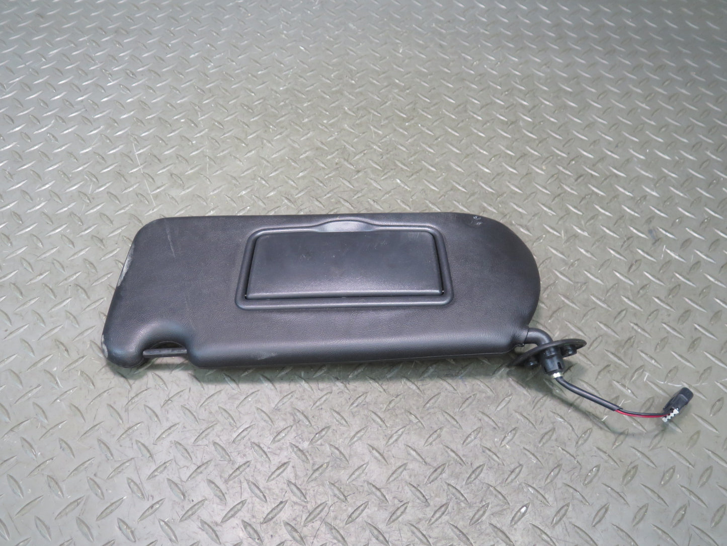 03-06 Chevrolet SSR Set of 2 Front Left & Right Sun Visor Black OEM