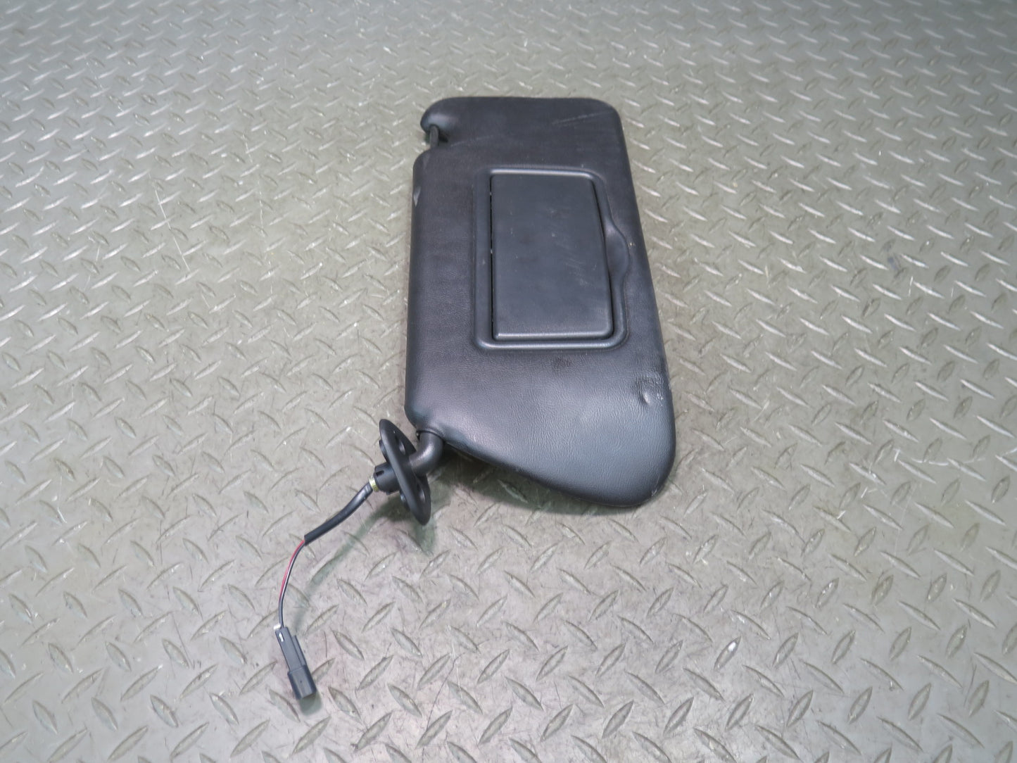 03-06 Chevrolet SSR Set of 2 Front Left & Right Sun Visor Black OEM