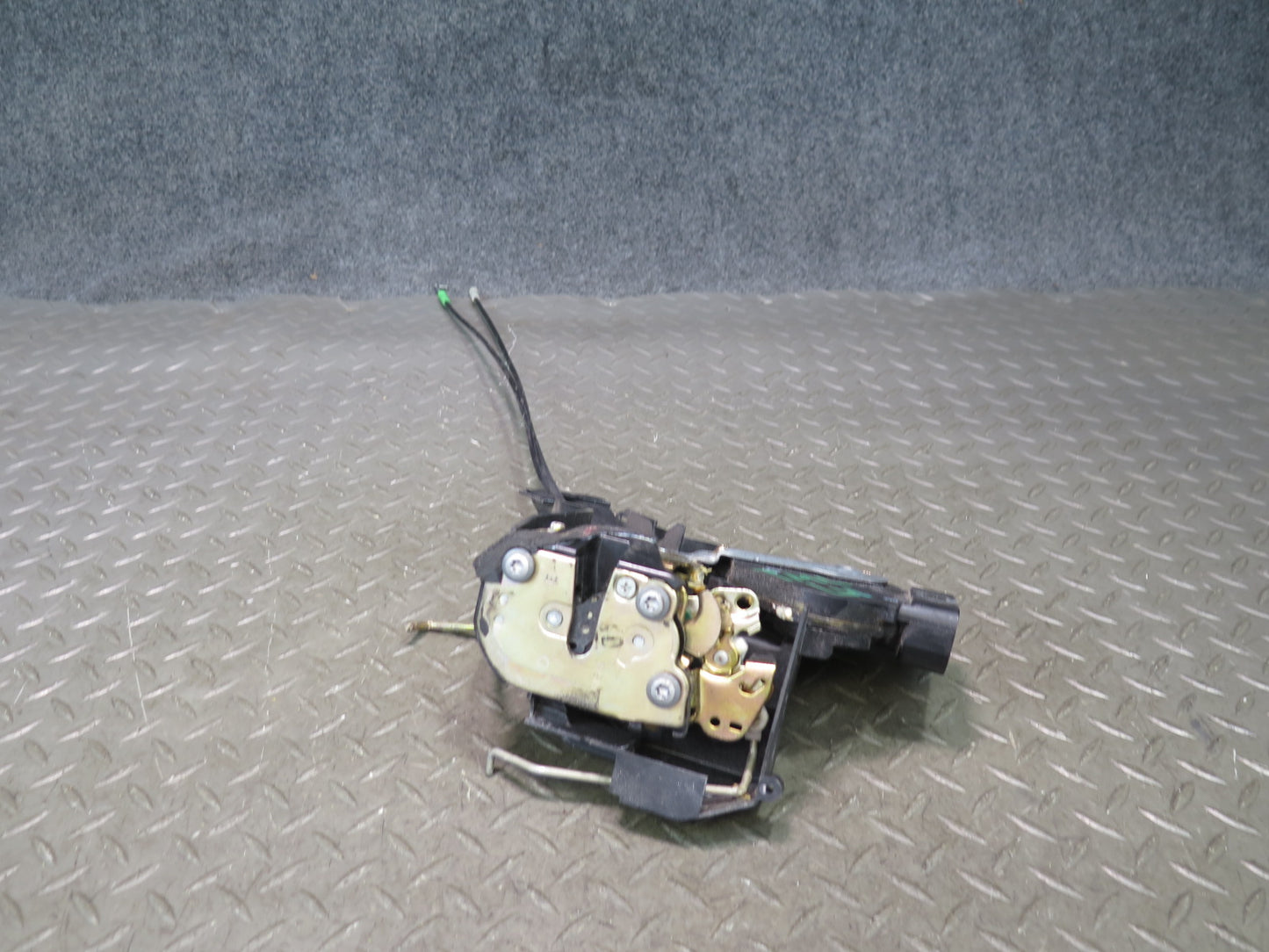 00-05 Toyota MR2 Spyder ZZW30L Left Door Lock Latch Actuator OEM