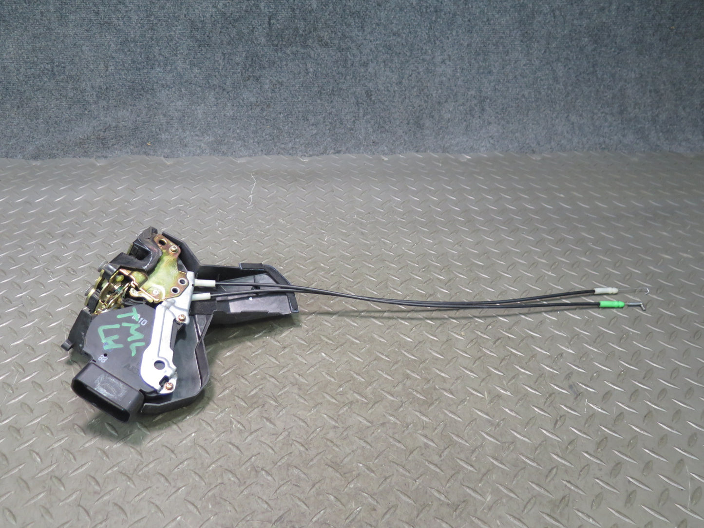00-05 Toyota MR2 Spyder ZZW30L Left Door Lock Latch Actuator OEM