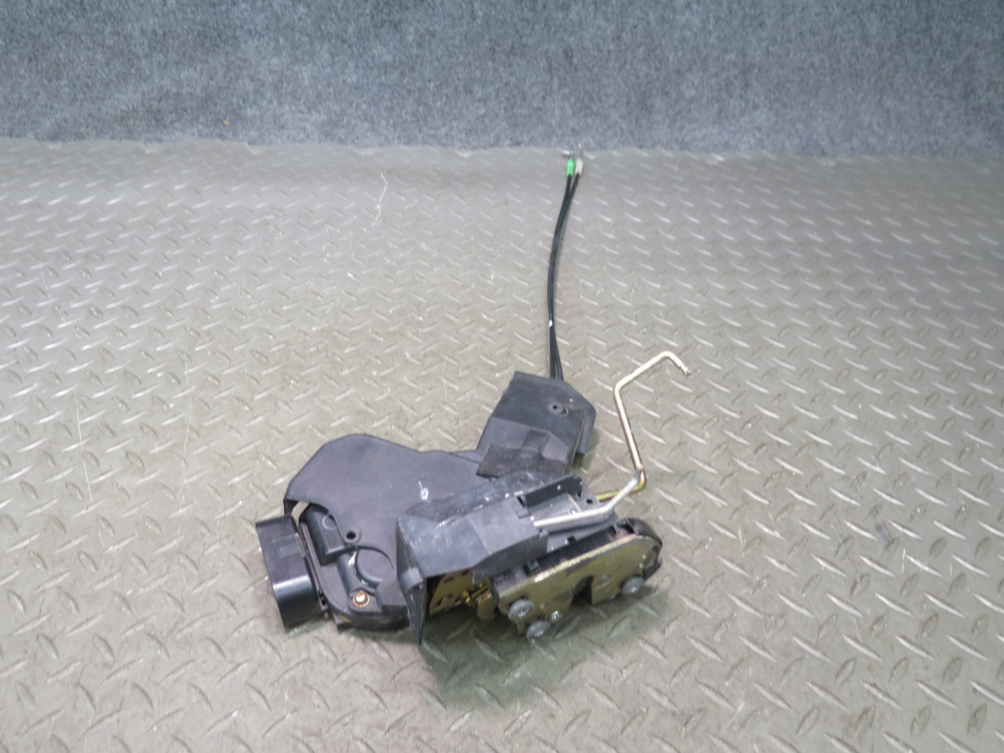 00-05 Toyota MR2 Spyder ZZW30L Left Door Lock Latch Actuator OEM
