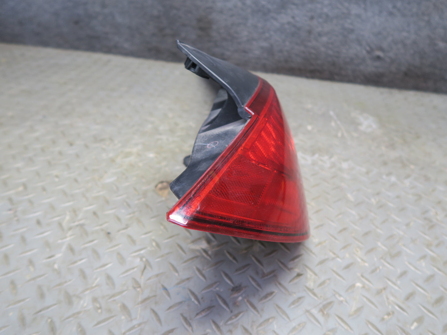 03-05 Nissan Z33 350Z Rear Right LED Tail Light Lamp OEM