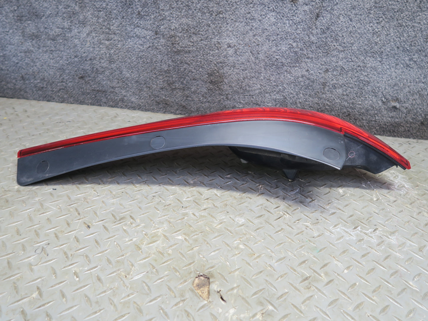 03-05 Nissan Z33 350Z Rear Right LED Tail Light Lamp OEM