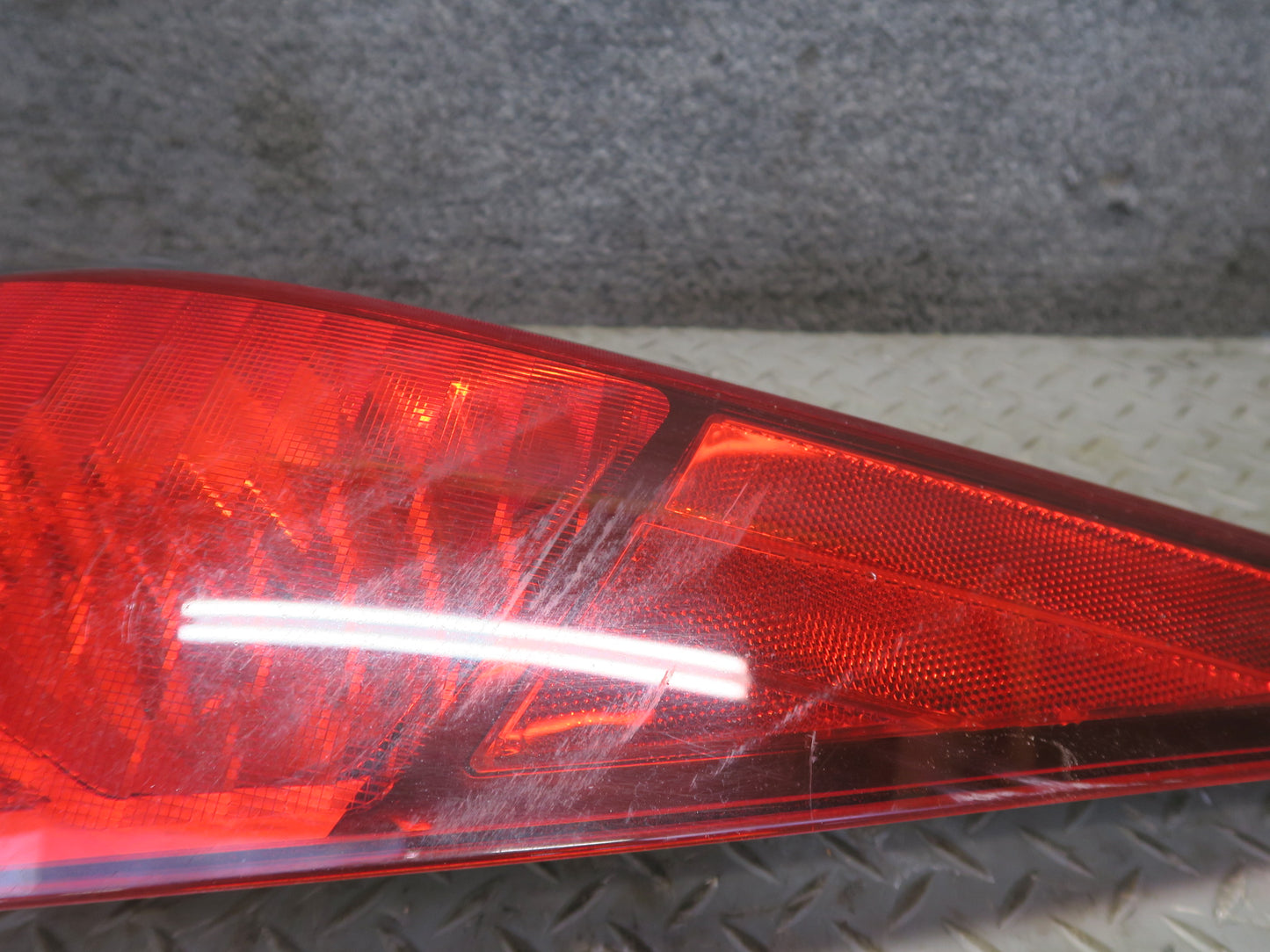 03-05 Nissan Z33 350Z Rear Right LED Tail Light Lamp OEM