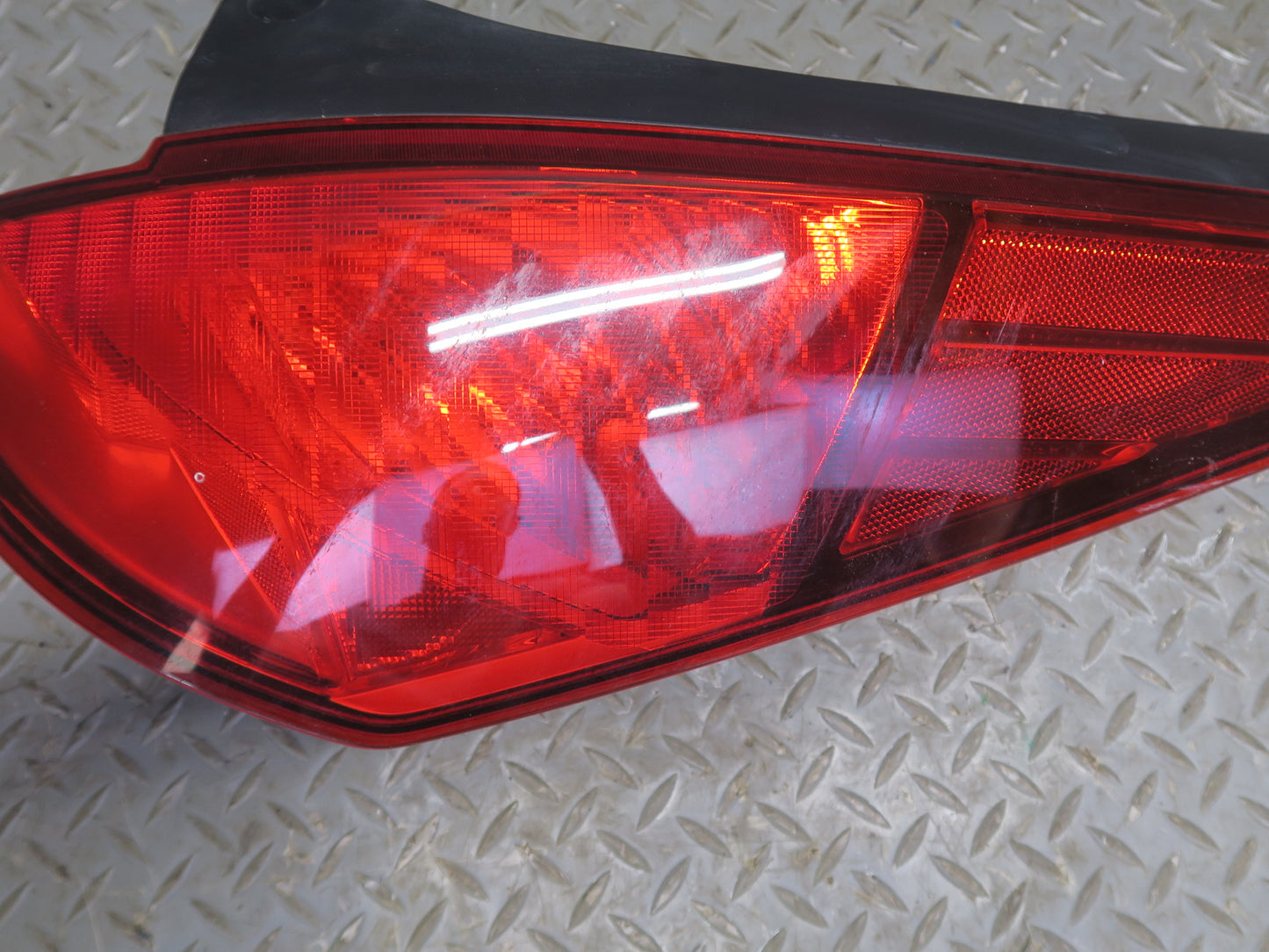 03-05 Nissan Z33 350Z Rear Right LED Tail Light Lamp OEM