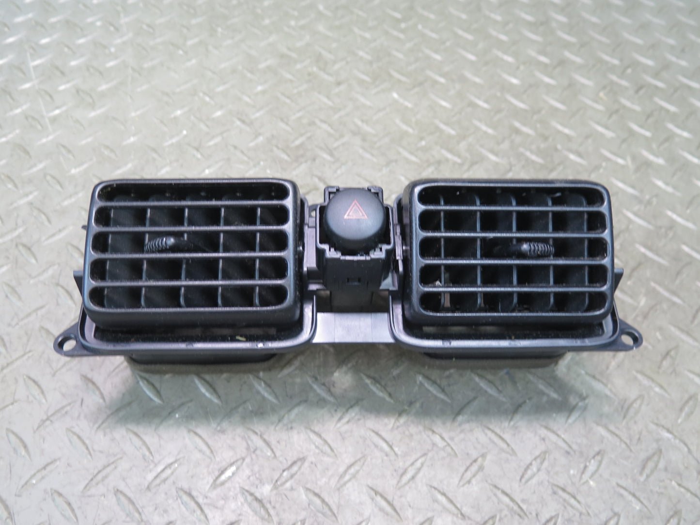 00-05 Toyota MR2 Spyder ZZW30L Dash Front Center Air Vent Grille w Hazard Switch