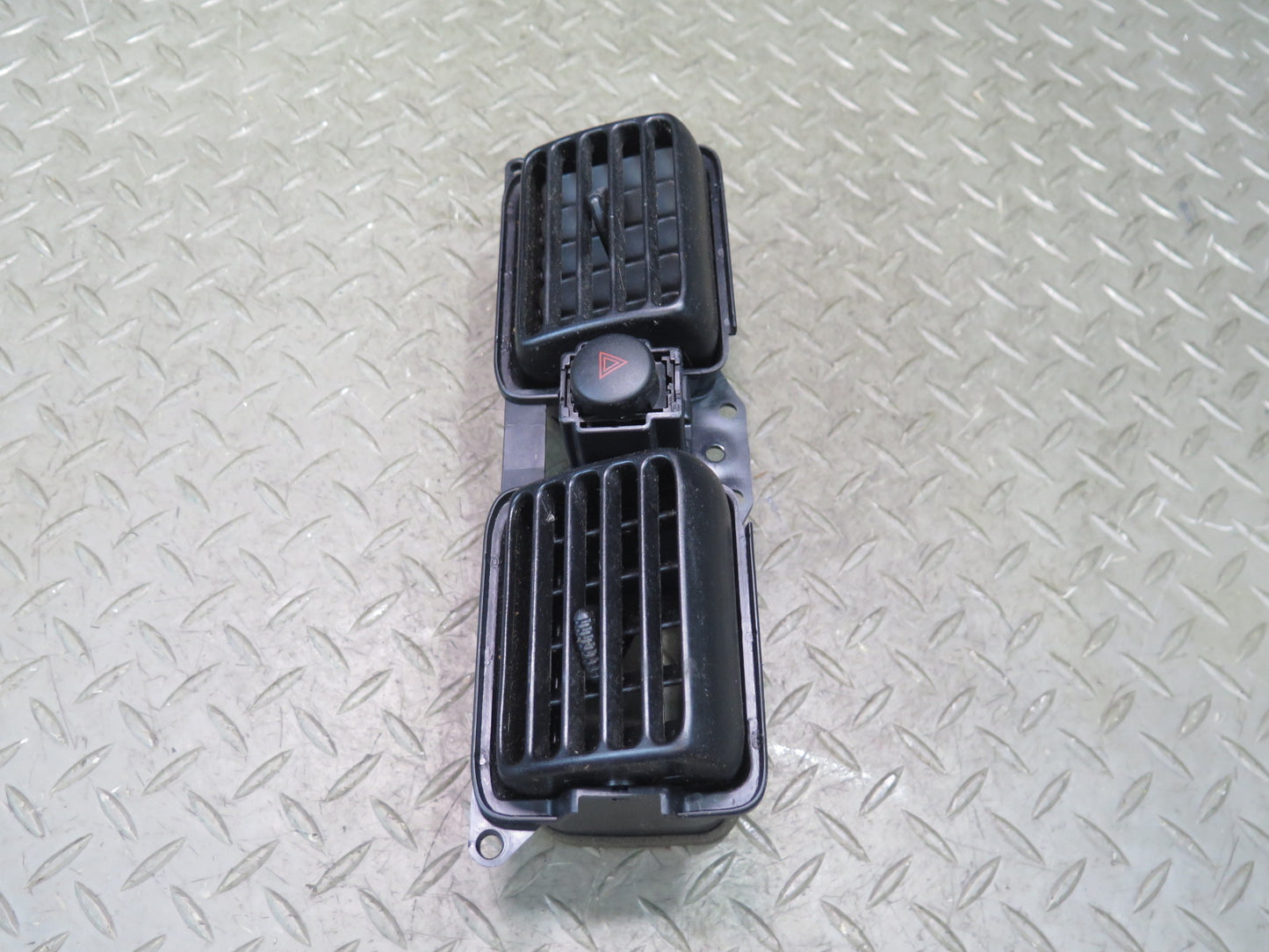 00-05 Toyota MR2 Spyder ZZW30L Dash Front Center Air Vent Grille w Hazard Switch