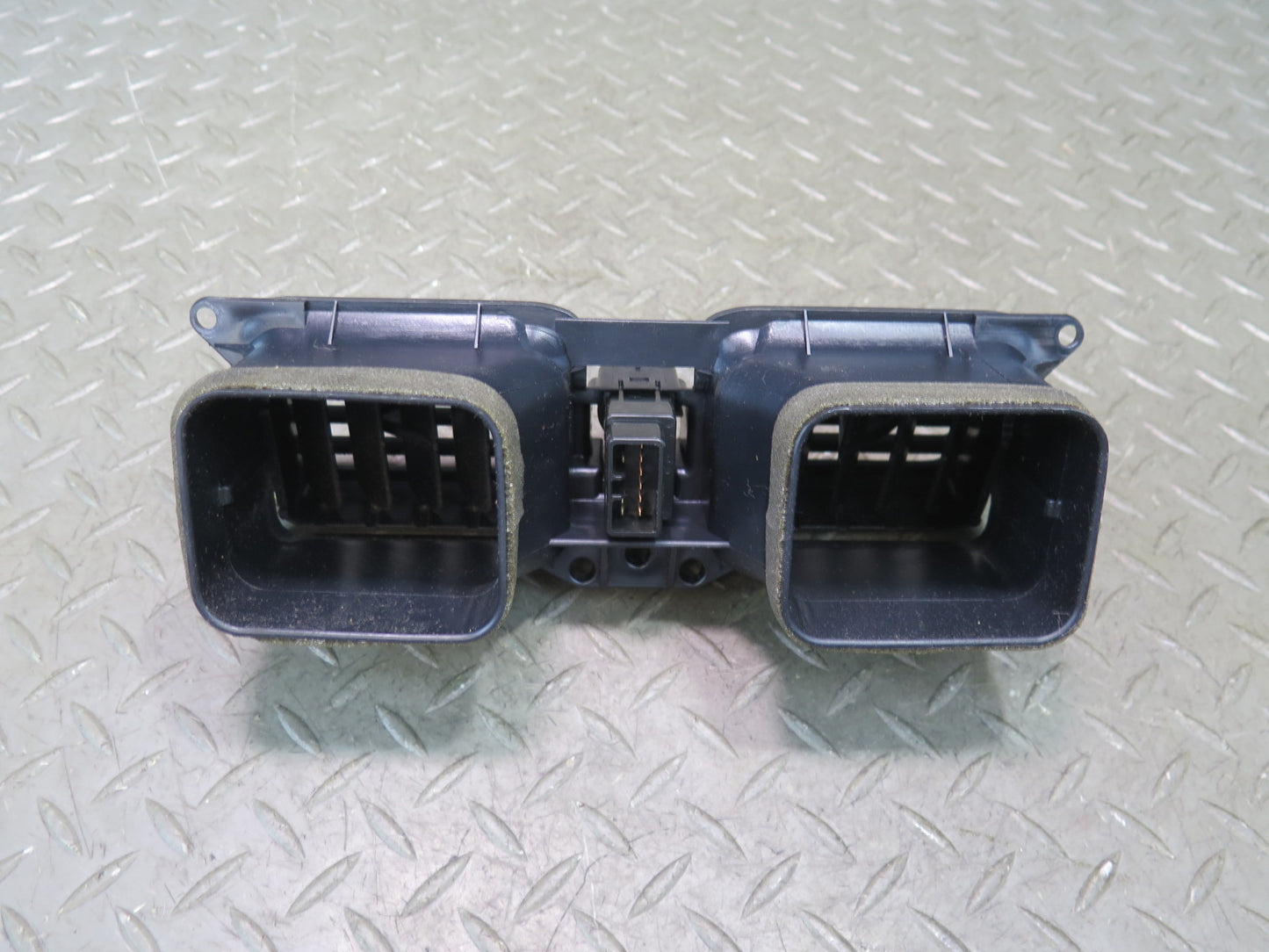 00-05 Toyota MR2 Spyder ZZW30L Dash Front Center Air Vent Grille w Hazard Switch