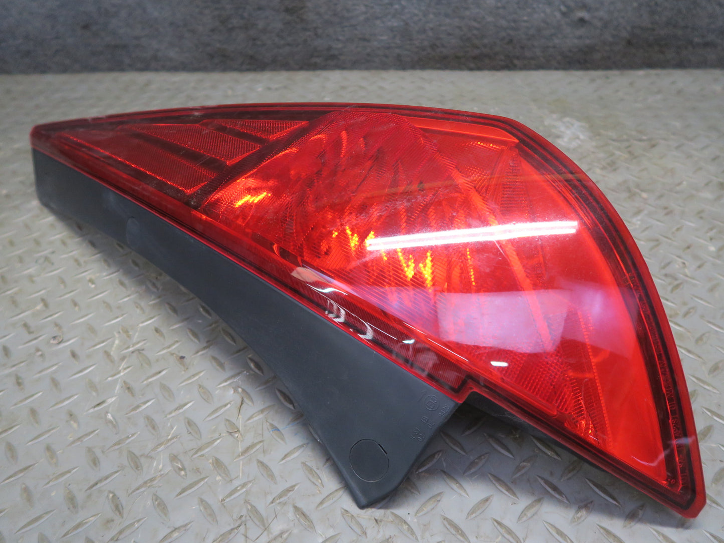 03-05 Nissan Z33 350Z Rear Right LED Tail Light Lamp OEM