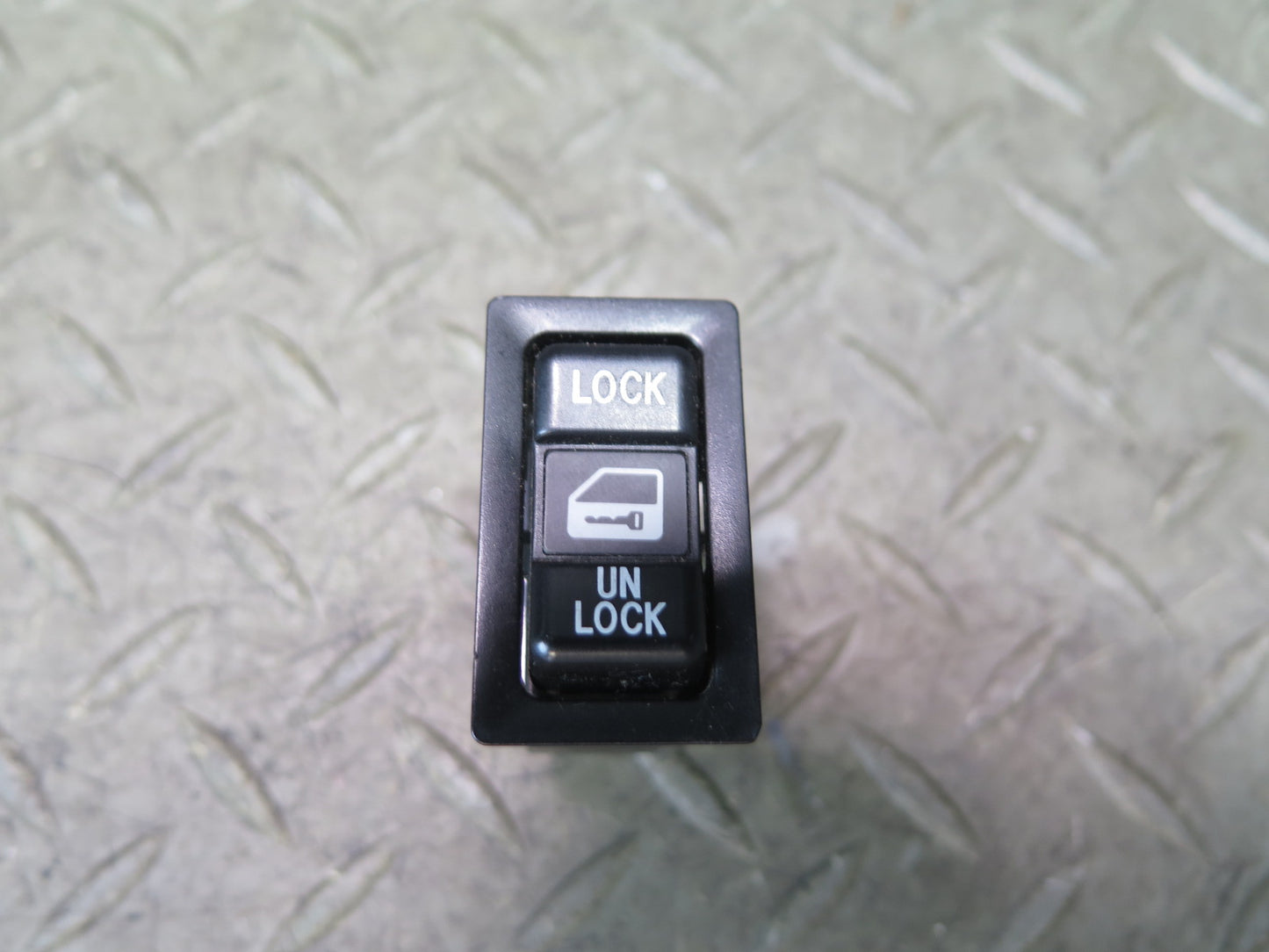 00-05 Toyota MR2 Spyder ZZW30L Door Central Lock Unlock Button Switch OEM