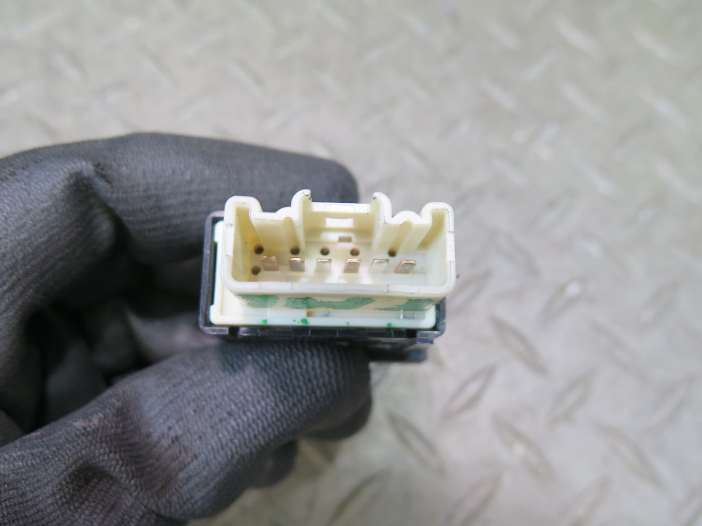 00-05 Toyota MR2 Spyder ZZW30L Door Central Lock Unlock Button Switch OEM