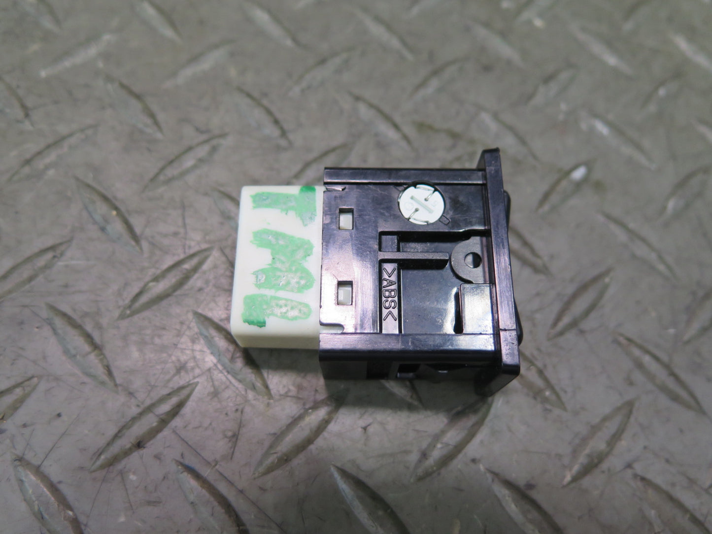 00-05 Toyota MR2 Spyder ZZW30L Door Central Lock Unlock Button Switch OEM
