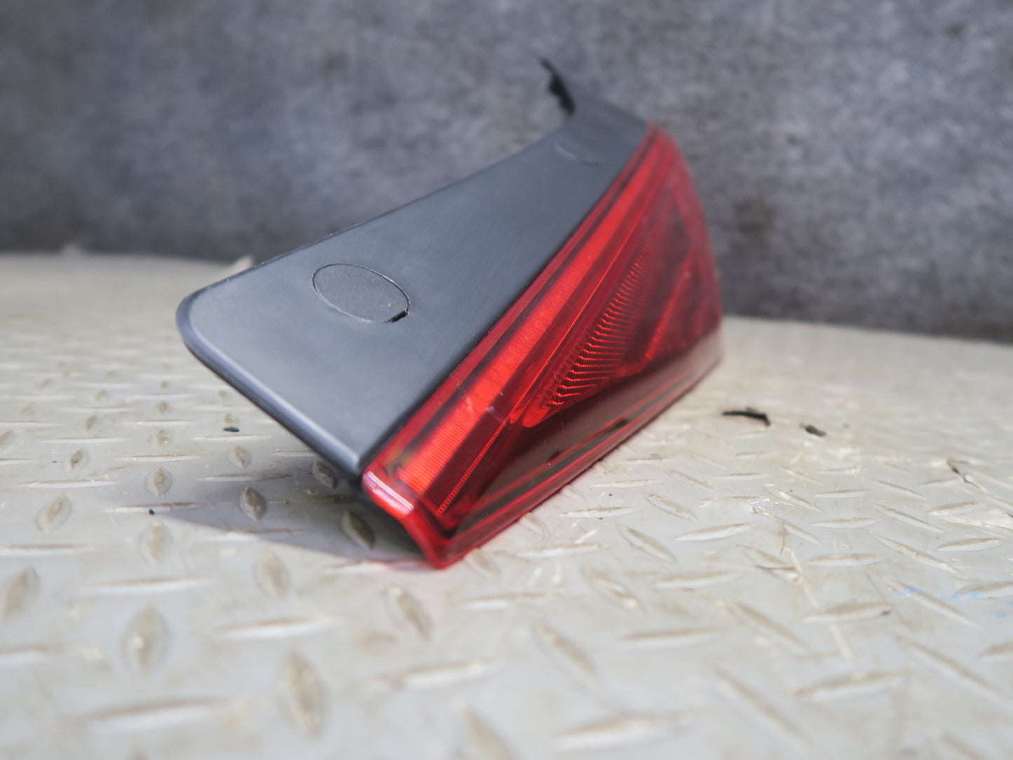 03-05 Nissan Z33 350Z Rear Left LED Tail Light Lamp OEM