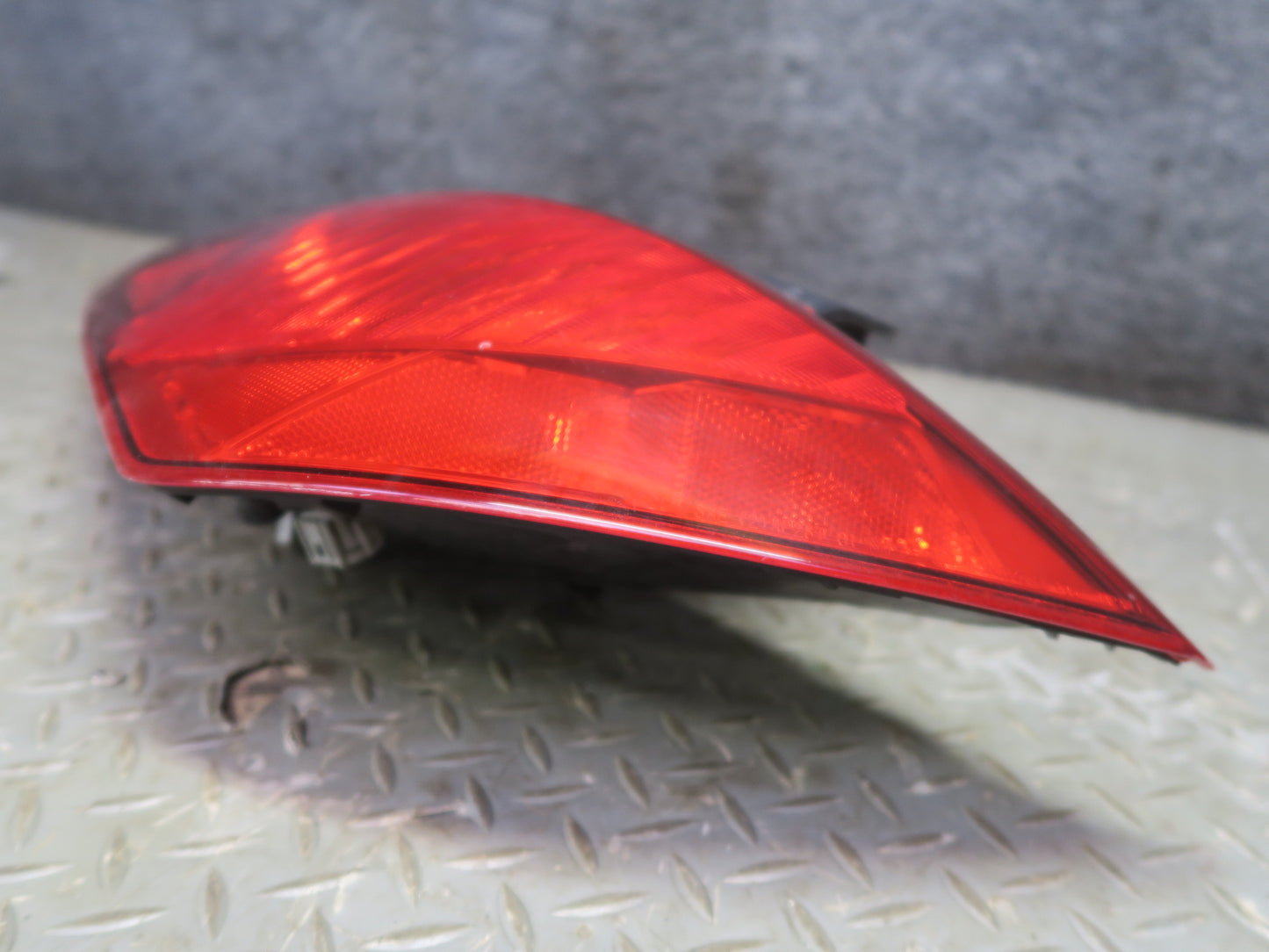 03-05 Nissan Z33 350Z Rear Left LED Tail Light Lamp OEM