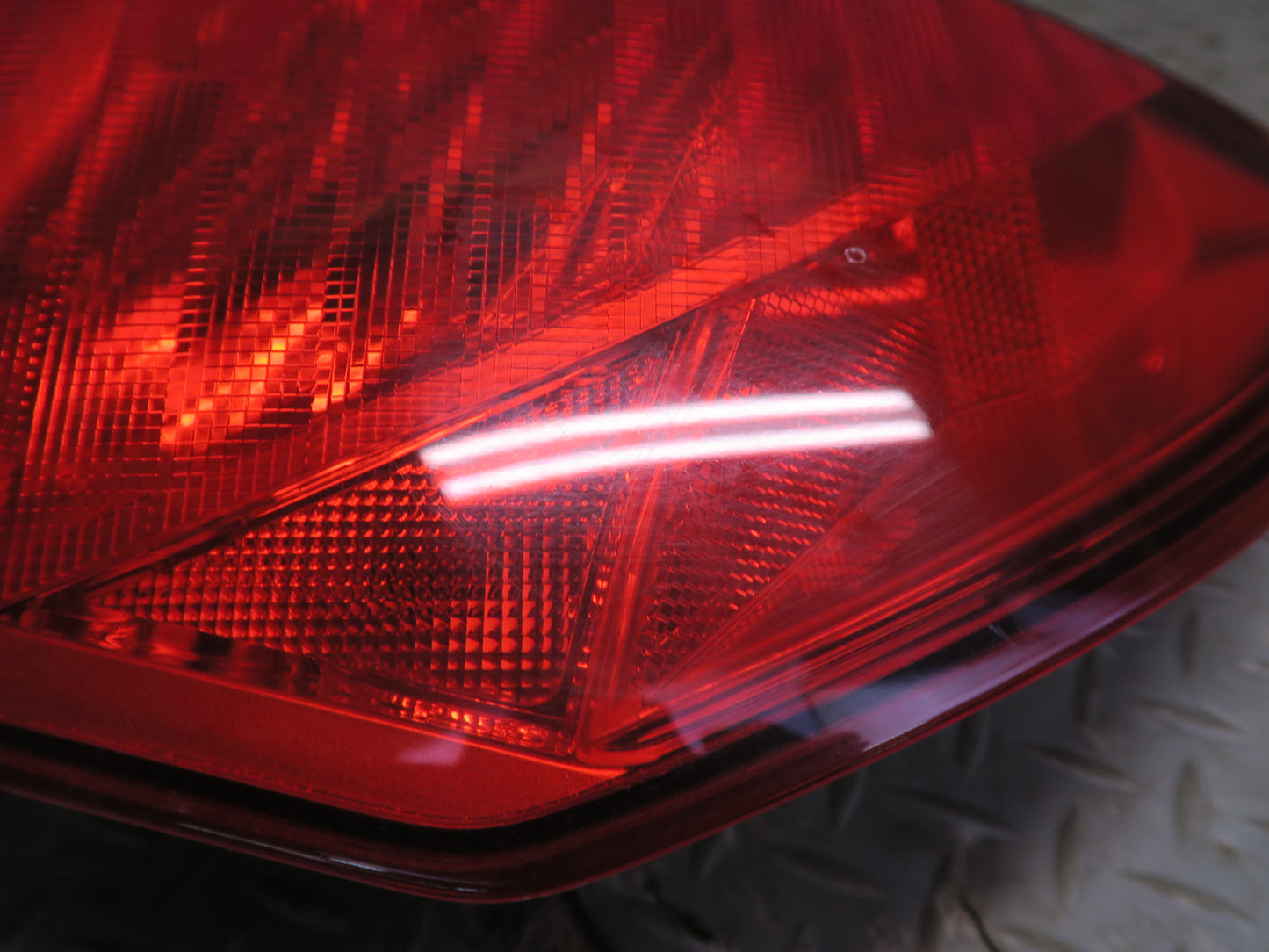03-05 Nissan Z33 350Z Rear Left LED Tail Light Lamp OEM