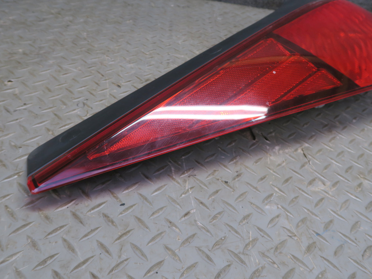 03-05 Nissan Z33 350Z Rear Left LED Tail Light Lamp OEM