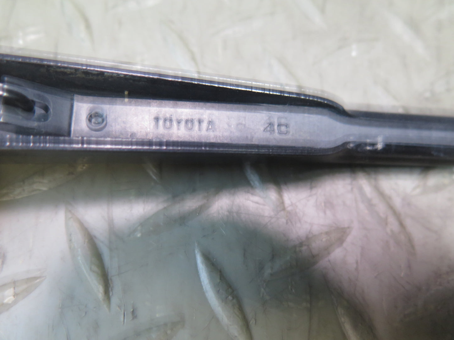 00-05 Toyota MR2 Spyder ZZW30L Set of 2 Front Left & Right Wiper Arm OEM