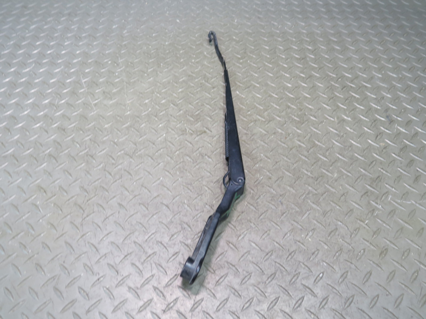 00-05 Toyota MR2 Spyder ZZW30L Set of 2 Front Left & Right Wiper Arm OEM