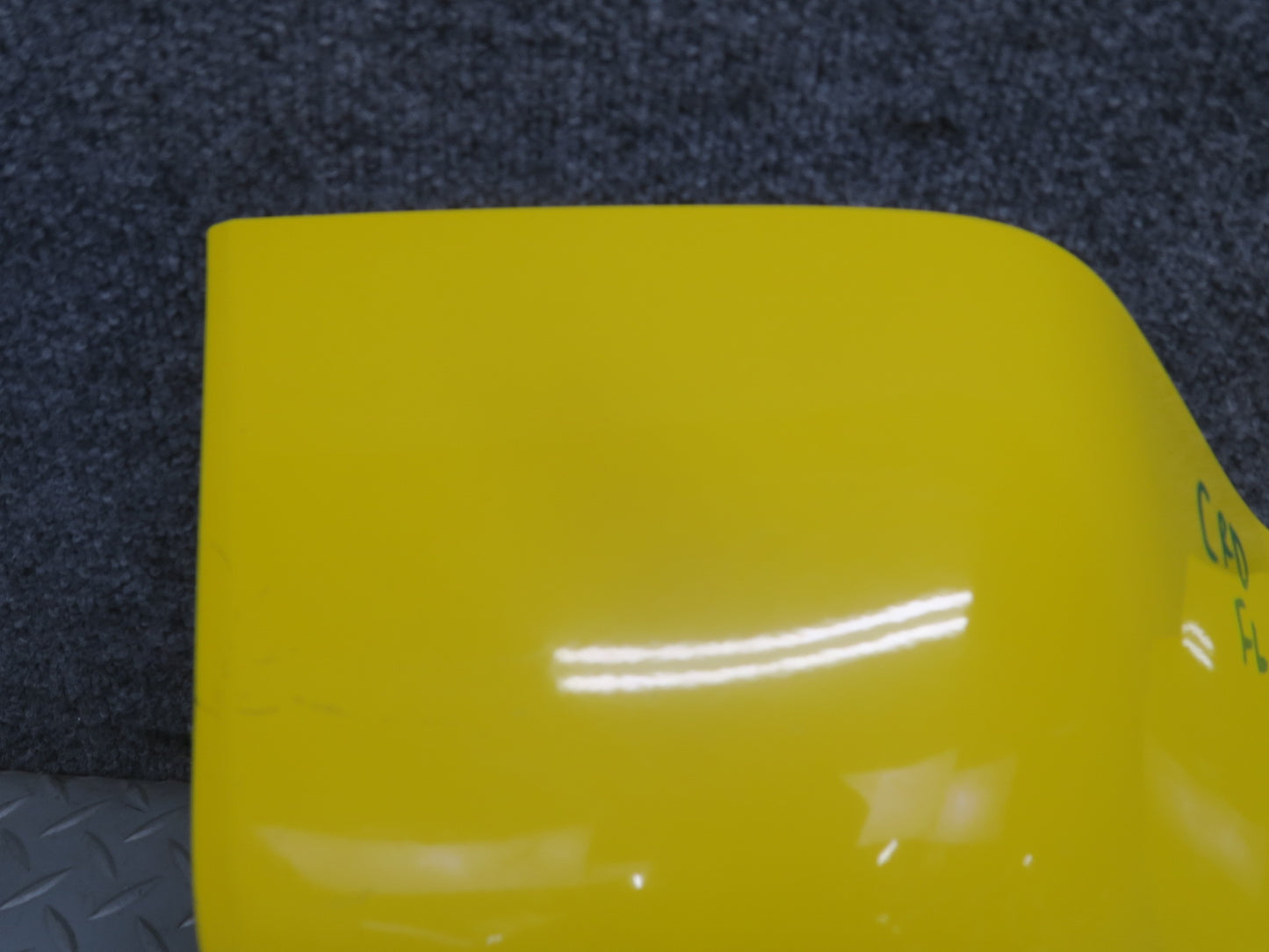 03-06 Chevrolet SSR Front Left Fender Rocker Molding Yellow OEM