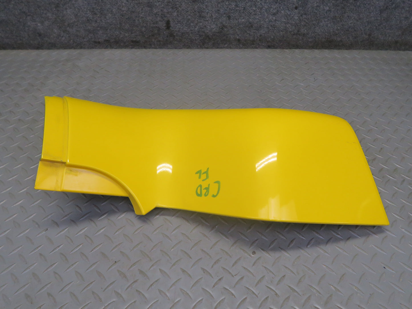 03-06 Chevrolet SSR Front Left Fender Rocker Molding Yellow OEM