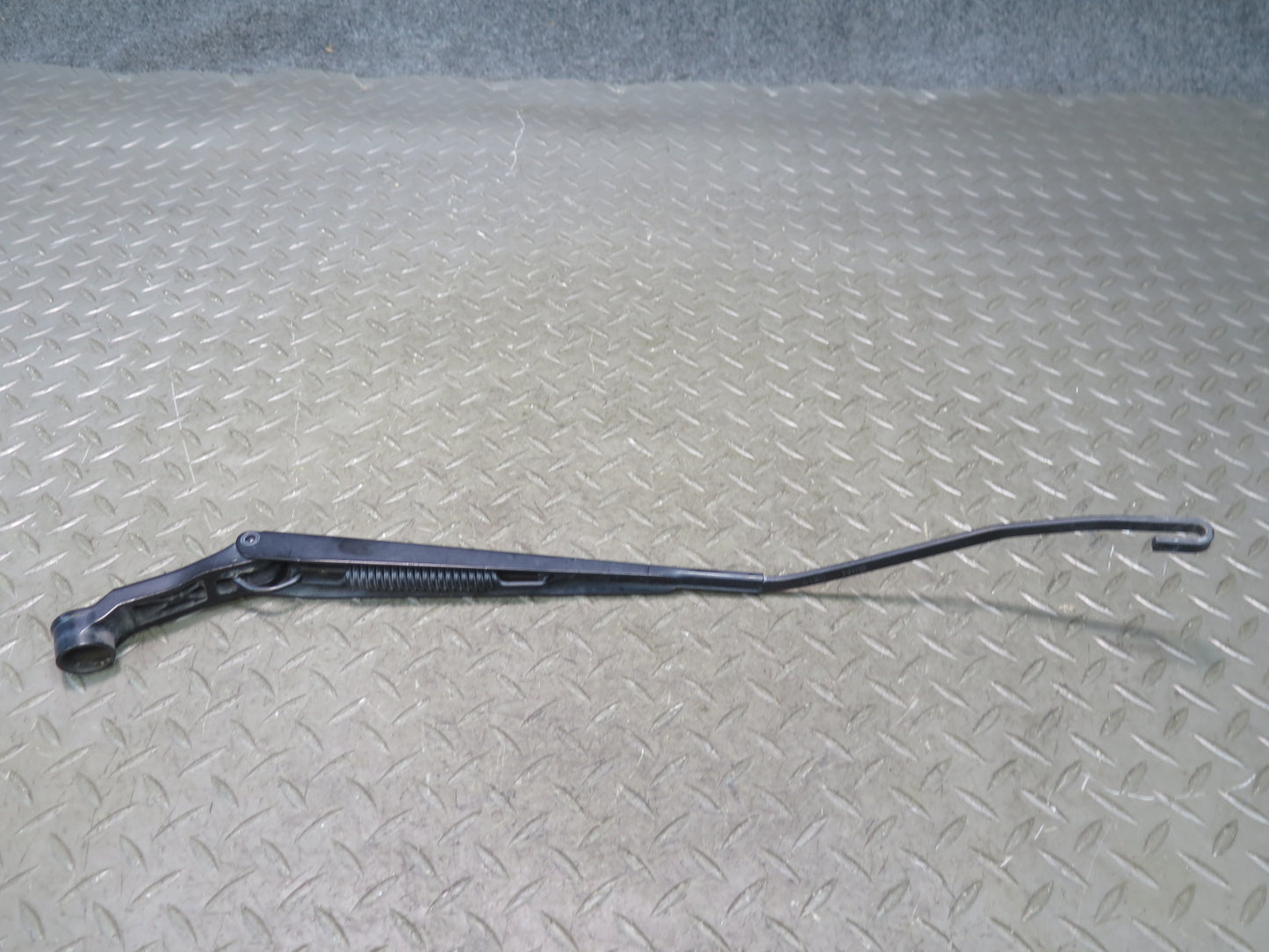 00-05 Toyota MR2 Spyder ZZW30L Set of 2 Front Left & Right Wiper Arm OEM