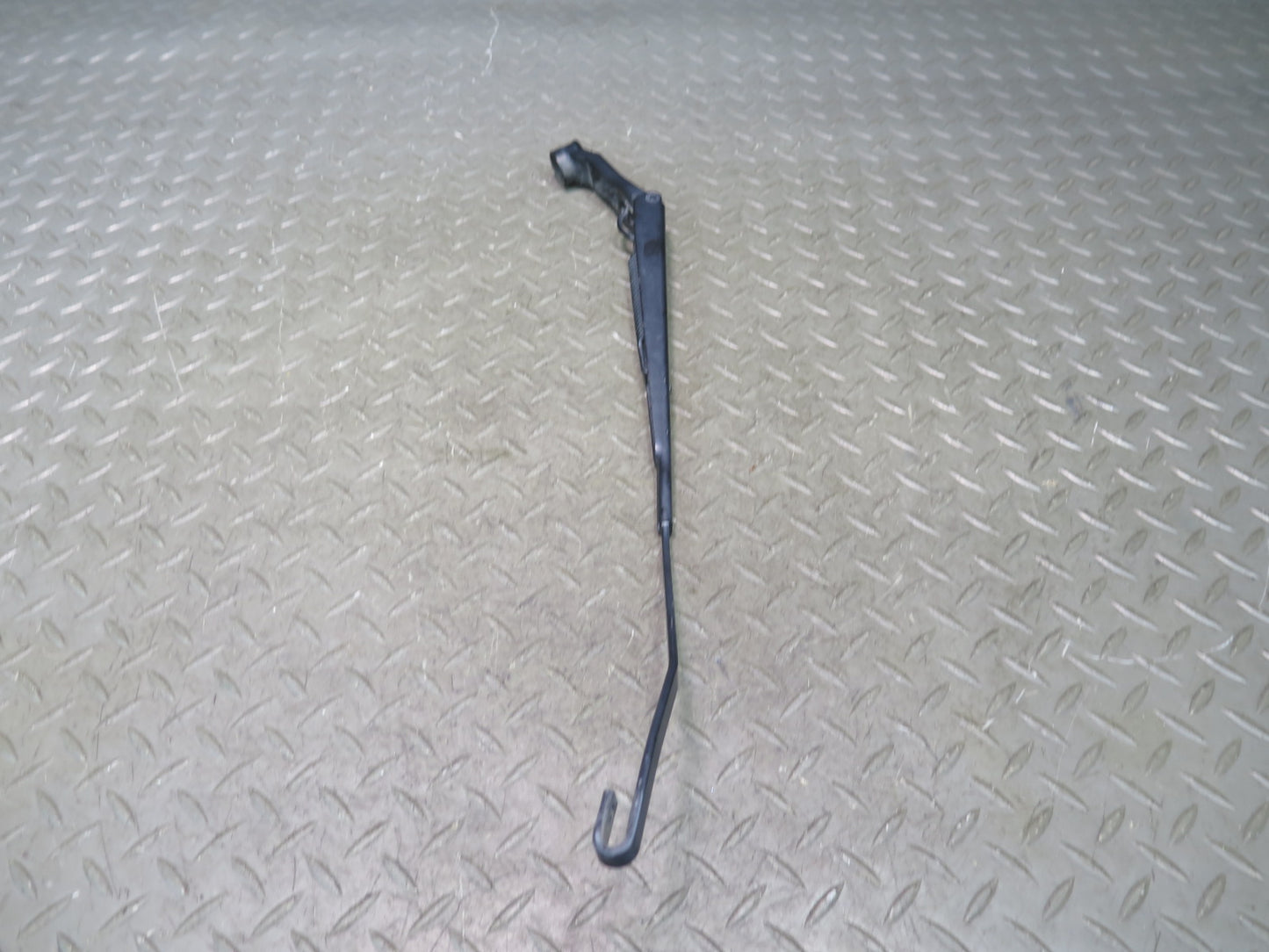00-05 Toyota MR2 Spyder ZZW30L Set of 2 Front Left & Right Wiper Arm OEM