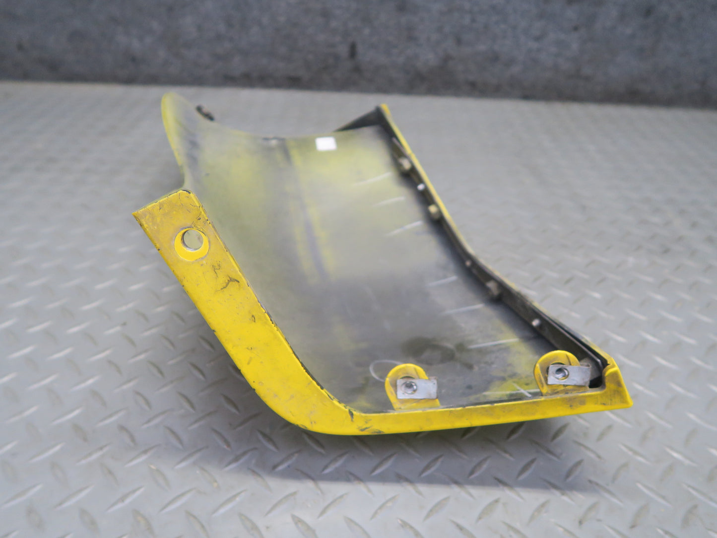 03-06 Chevrolet SSR Front Left Fender Rocker Molding Yellow OEM
