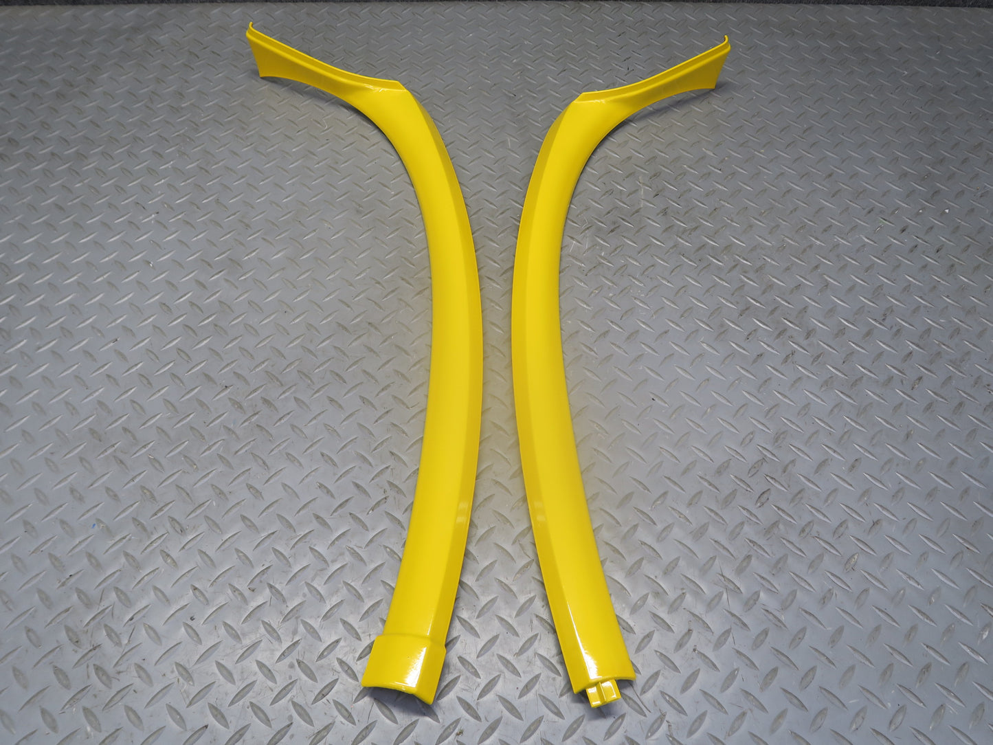 03-06 Chevrolet SSR Set of 2 Interior Windshield Dash Left Right Trim Yellow OEM